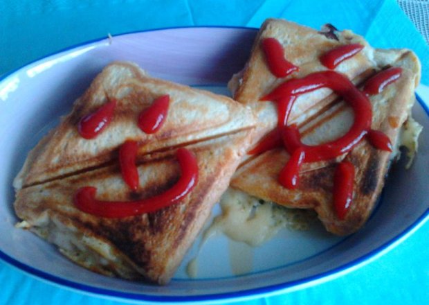 Fotografia przedstawiająca Domowe tosty