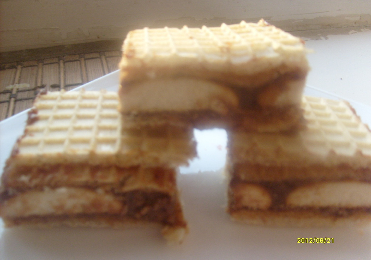 DOMOWE WAFELKI CZEKOLADOWO-KOKOSOWE foto