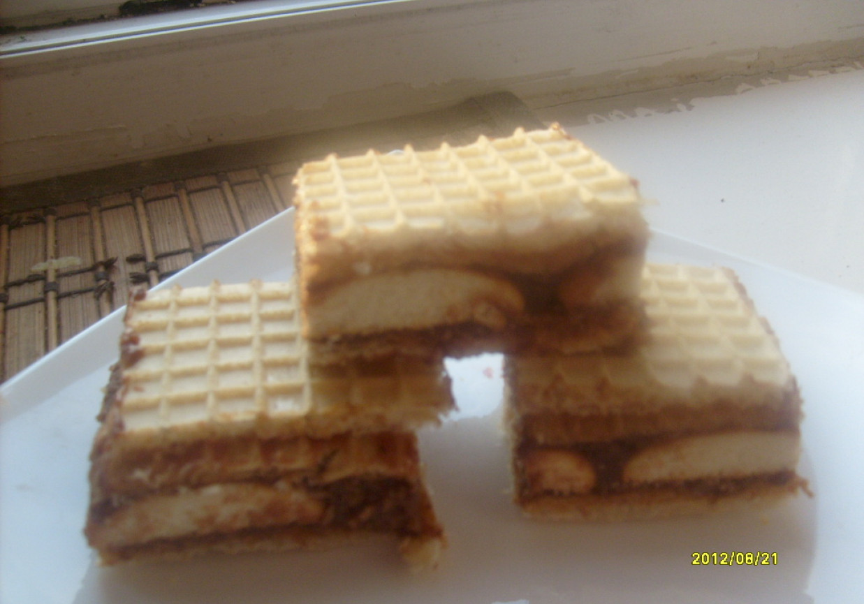 DOMOWE WAFELKI CZEKOLADOWO-KOKOSOWE foto