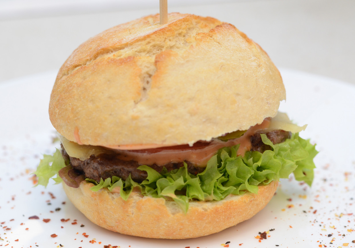 Domowy burger - jak go zrobić?