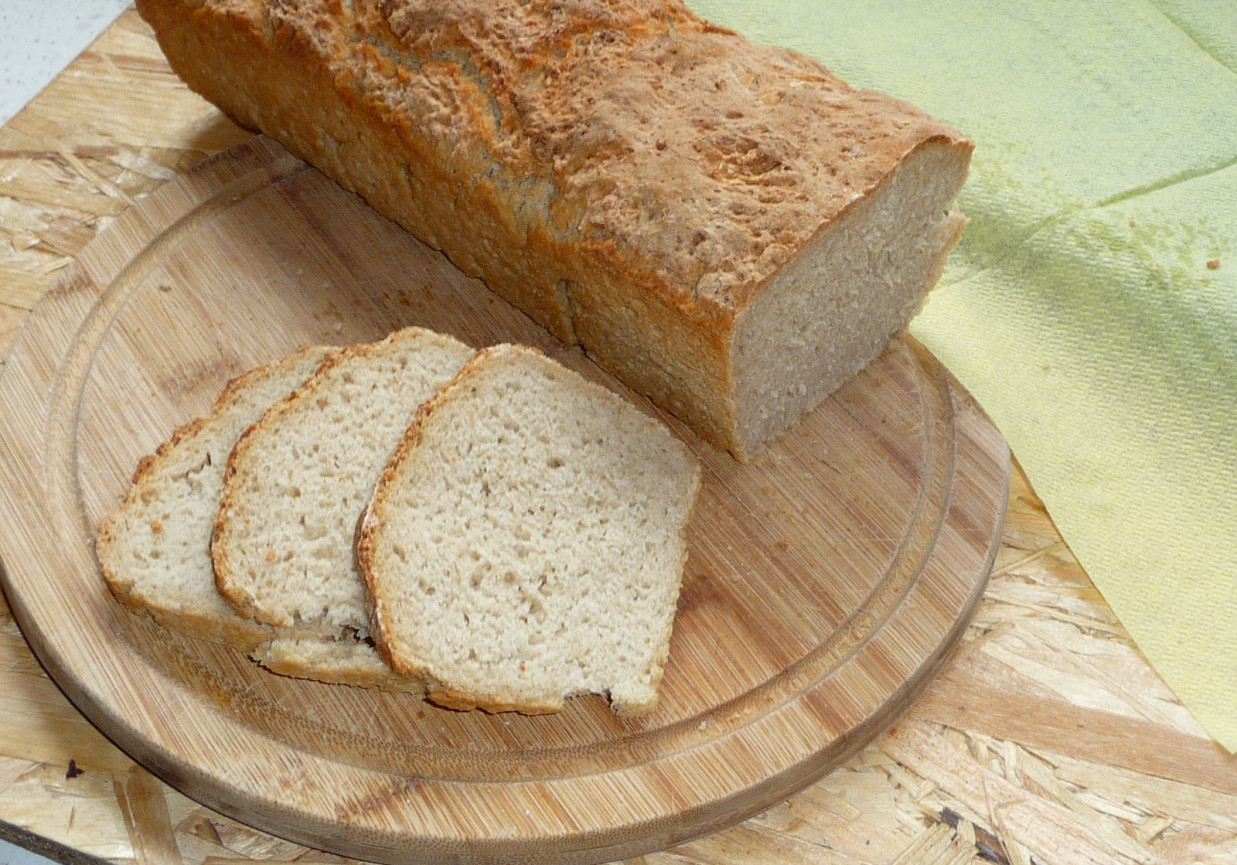 Domowy chleb na drożdżach foto