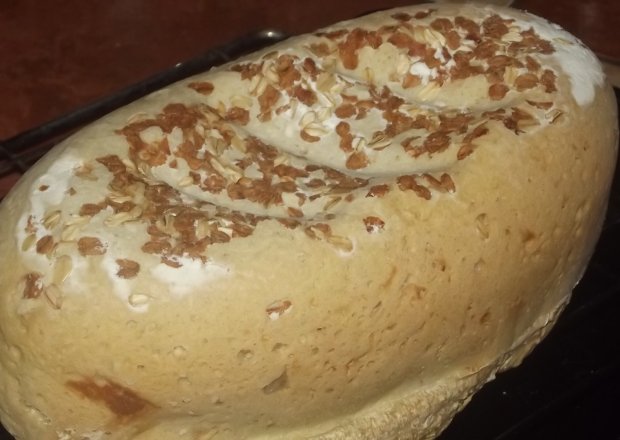 Fotografia przedstawiająca Domowy chleb pszenny