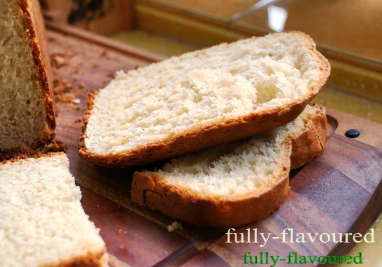 Domowy chleb pszenny foto