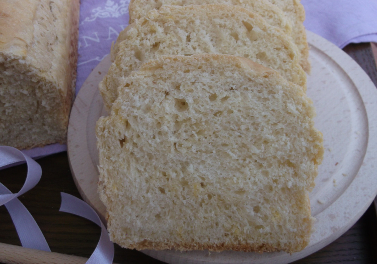 Domowy chleb tostowy. foto