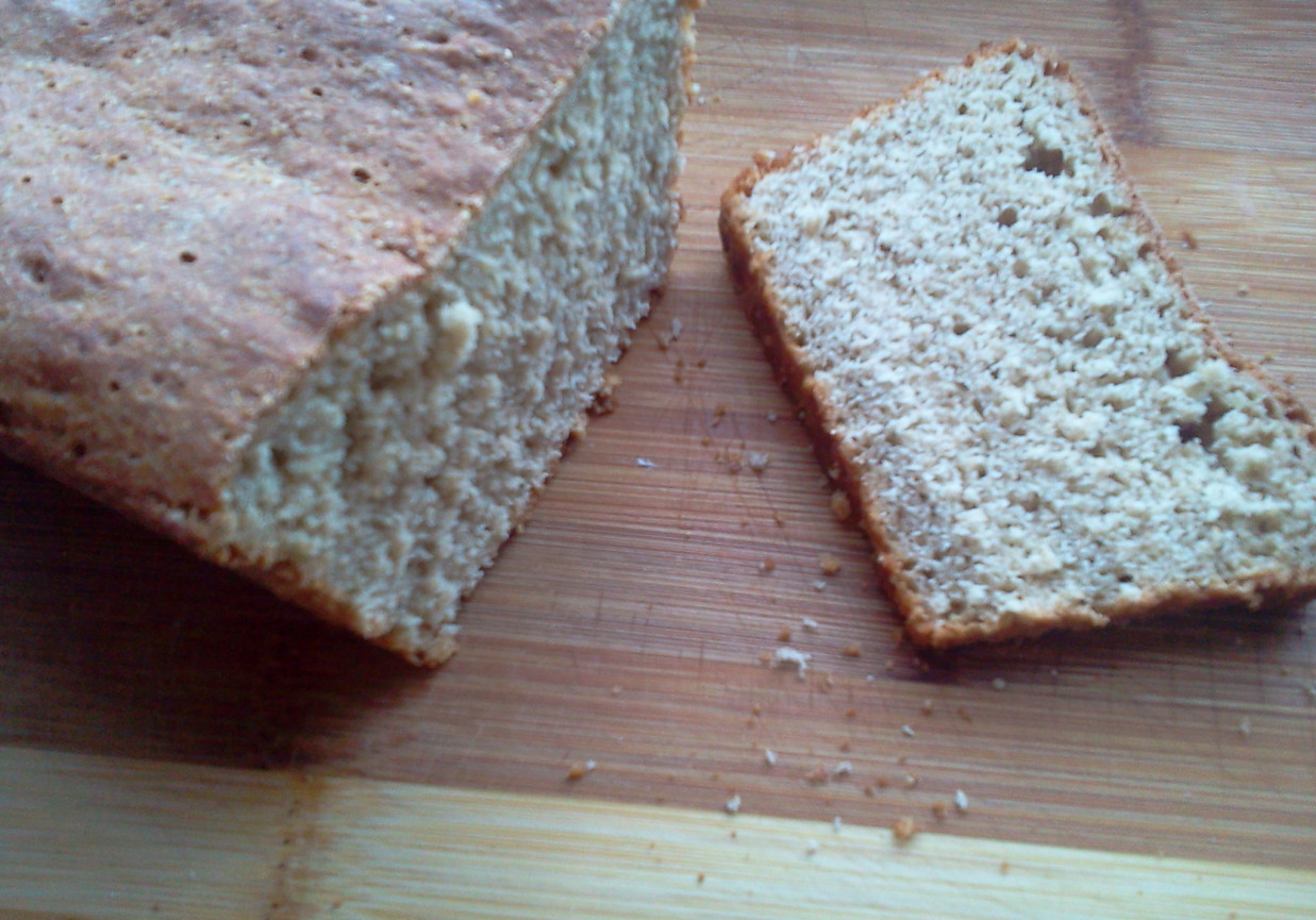 Domowy chleb z mąki 3 zboża foto