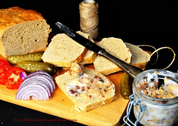 Fotografia przedstawiająca Domowy chleb żytni na mleku