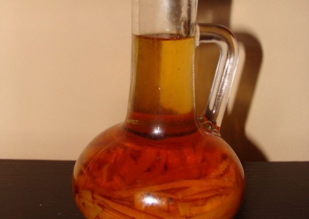 Fotografia przedstawiająca Domowy ekstrakt pomarańczowy