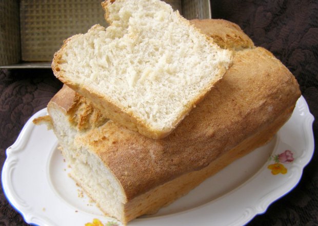 Fotografia przedstawiająca domowy "francuski" chleb...