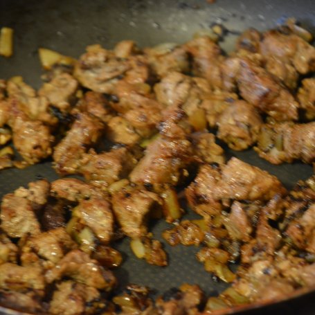 Krok 4 - Domowy gulasz z dzika foto