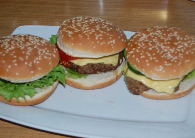 Fotografia przedstawiająca Domowy Hamburger