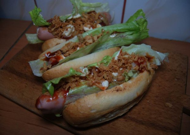 Fotografia przedstawiająca Domowy Hot  Dog