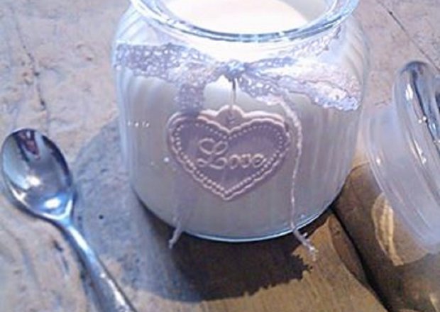 Fotografia przedstawiająca Domowy jogurt naturalny