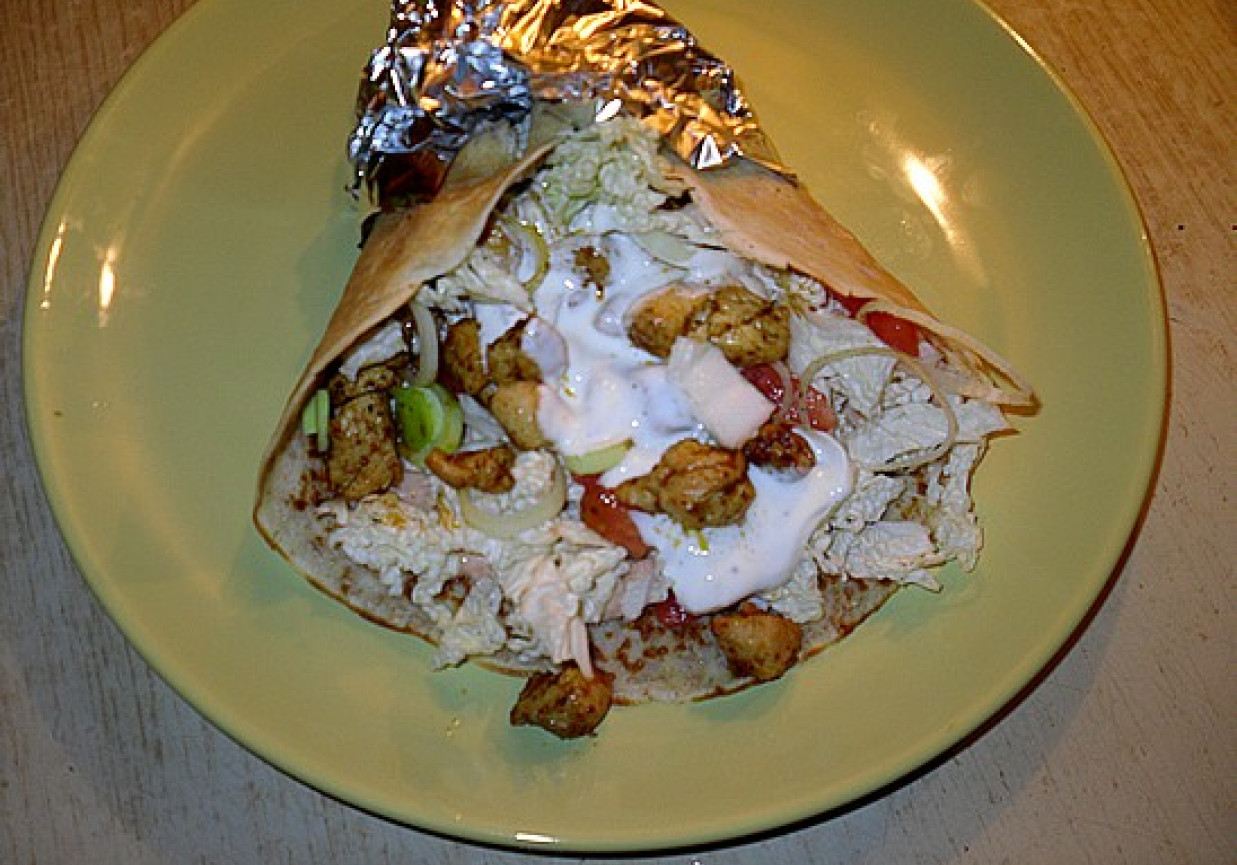 Domowy kebab w tortilli foto