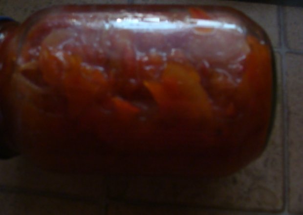 Fotografia przedstawiająca domowy kechup