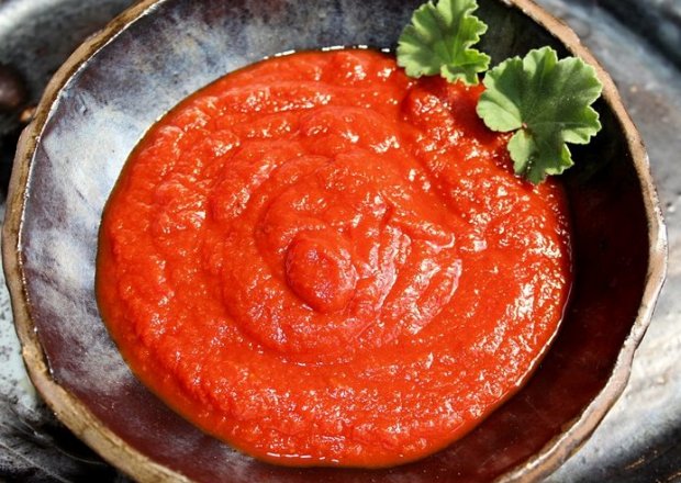 Fotografia przedstawiająca Domowy ketchup pomidorowy