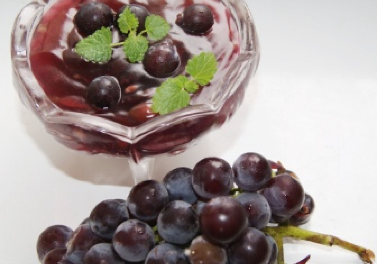 Domowy kisiel z działkowych winogron: foto