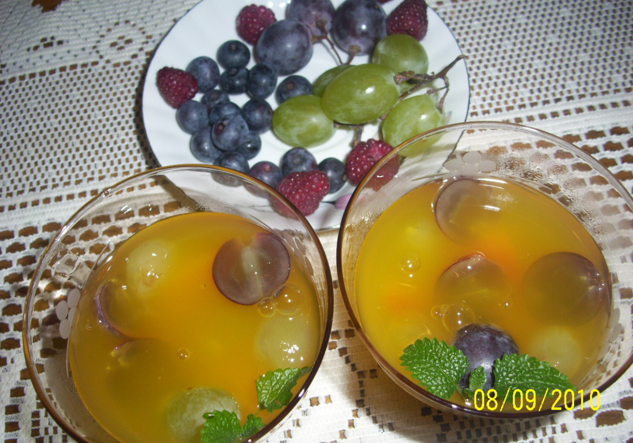 Domowy kisiel z owocami foto