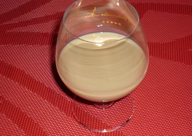 Fotografia przedstawiająca Domowy likier kawowy