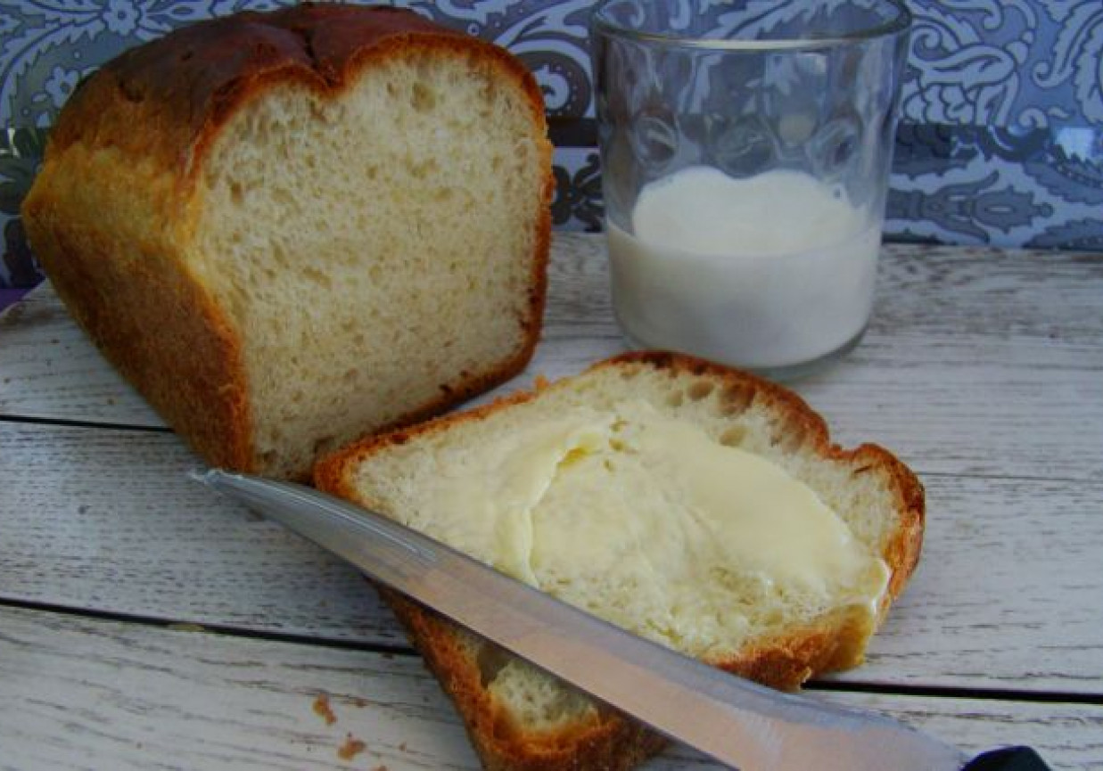 Domowy mleczny chlebek foto