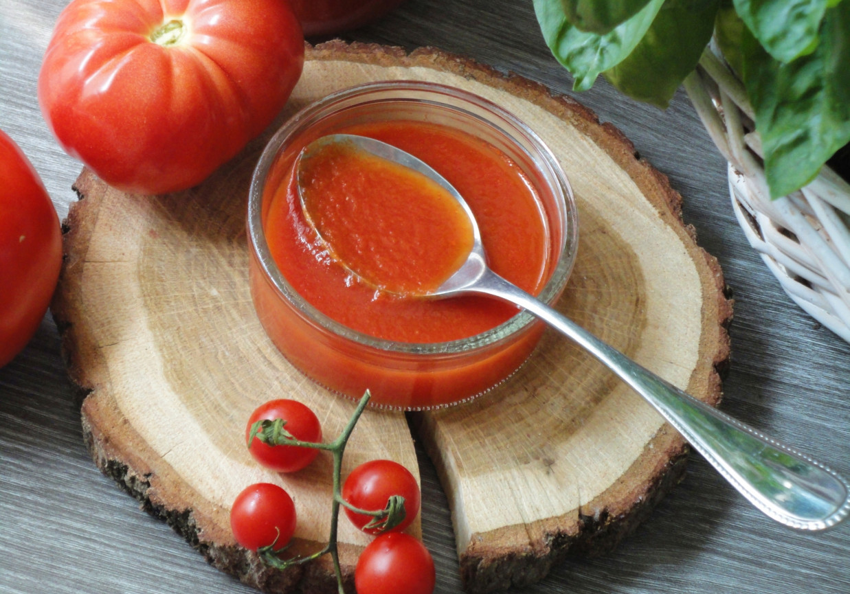Domowy przecier pomidorowy z bazylią foto