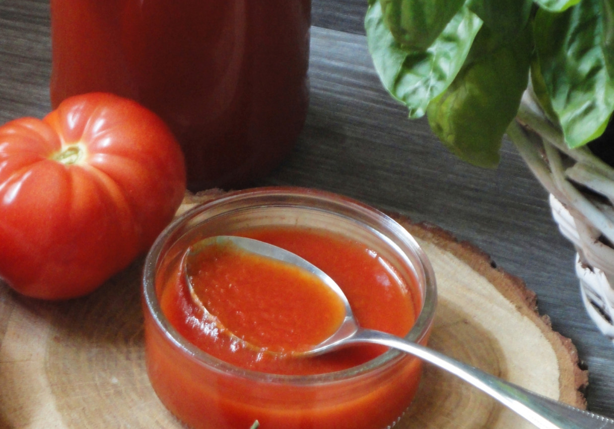 Domowy przecier pomidorowy z bazylią foto