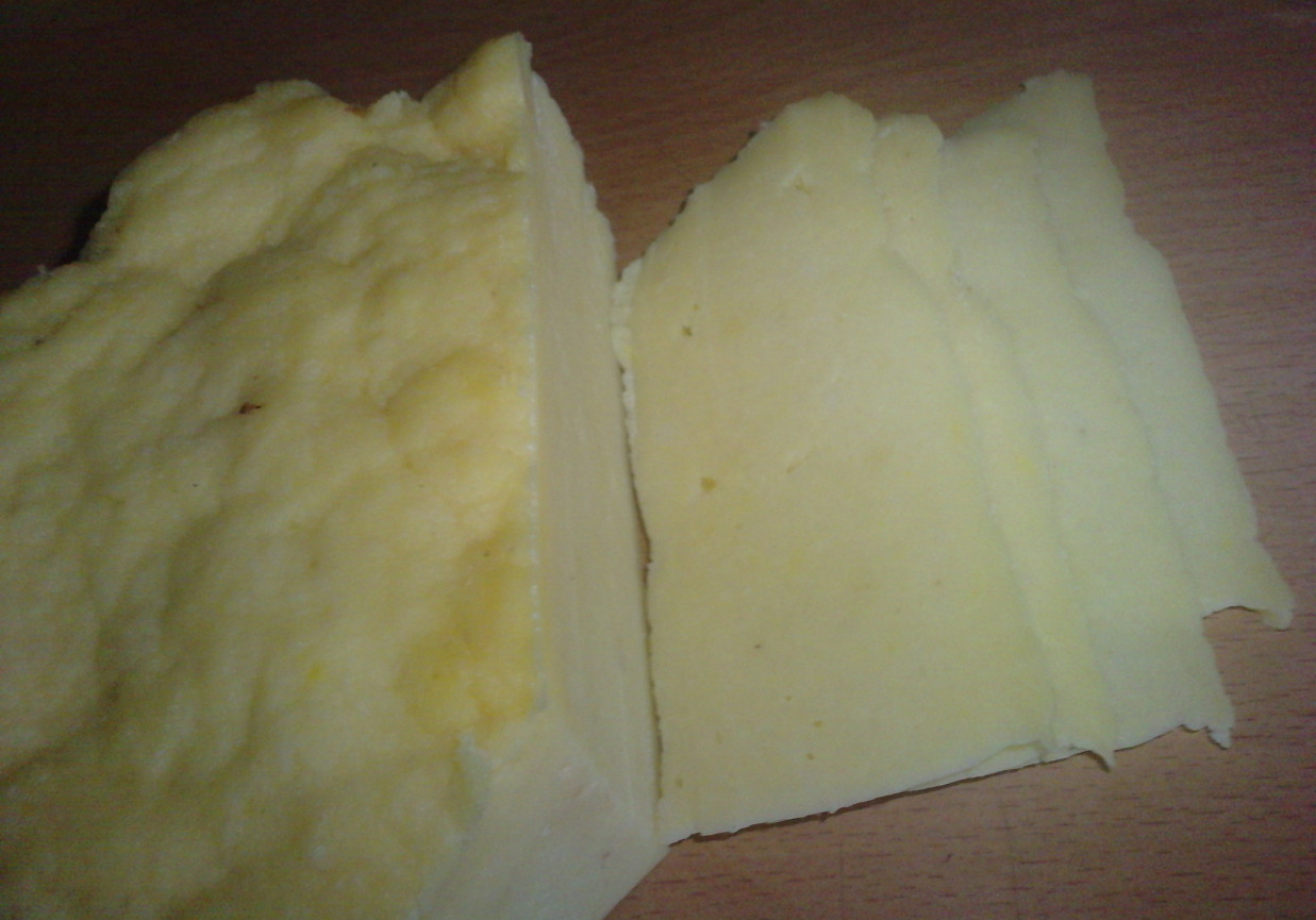 Domowy ser żółty foto
