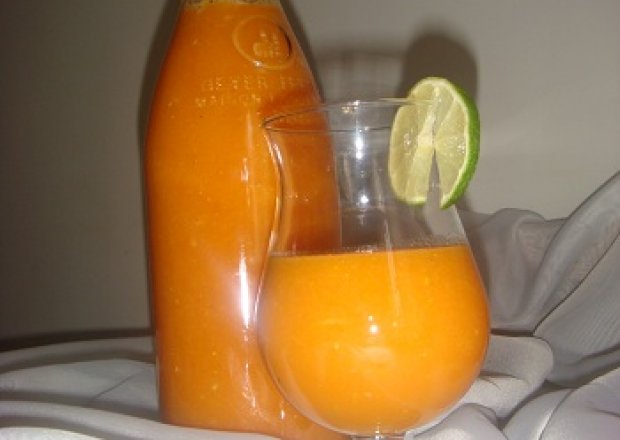 Fotografia przedstawiająca Domowy sok kubuś
