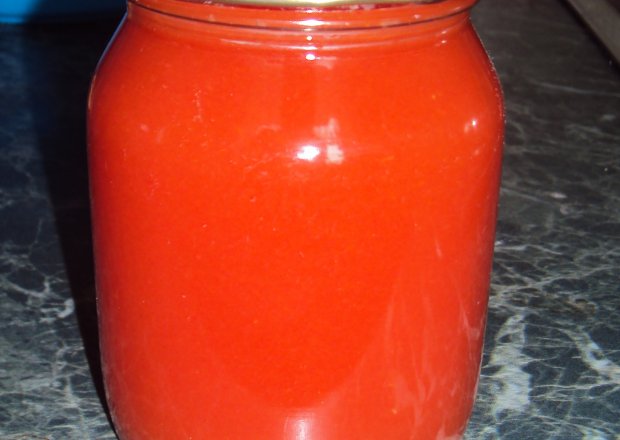 Fotografia przedstawiająca Domowy sok pomidorowy