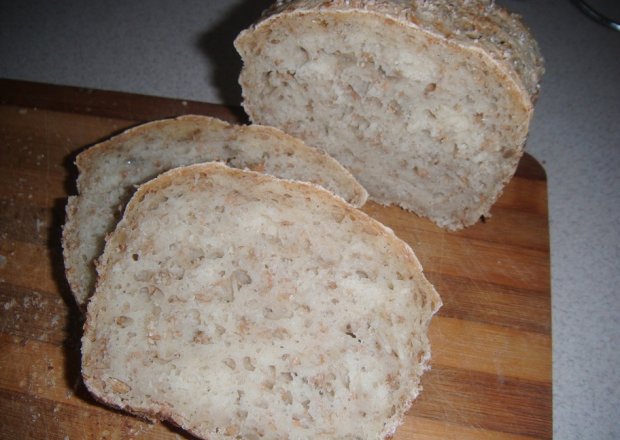 Fotografia przedstawiająca Domowy szybki chleb