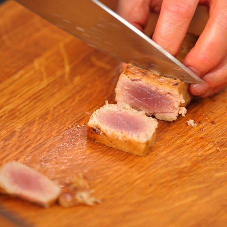 Krok 6 - Doradca Smaku II, odc.10: Stek z tuńczyka w sosie sojowo - sezamowym foto