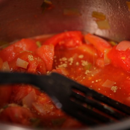 Krok 4 - Doradca Smaku II, odc.7: Zupa pomidorowa z papryką i serem kozim foto