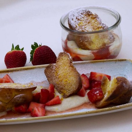 Krok 5 - Doradca Smaku IV: Pudding z kaszy manny ze smażoną chałką i truskawkami, odc. 12 foto