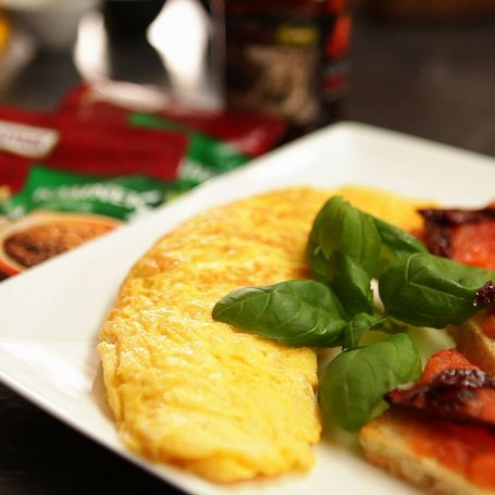 Krok 9 - Doradca Smaku, odc. 31: Omlet francuski i tosty z pastą pomidorową foto