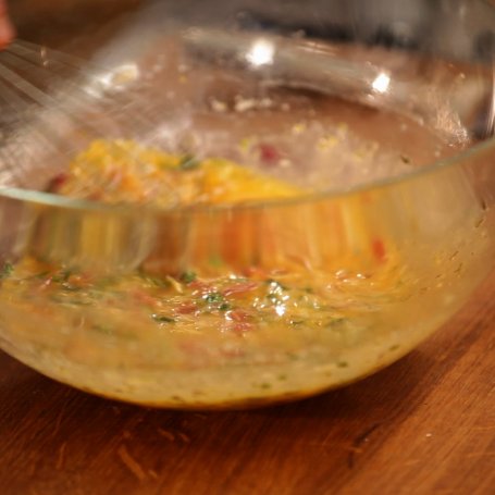 Krok 2 - Doradca Smaku, odc. 46: Omlet z szynką parmeńską i parmezanem foto