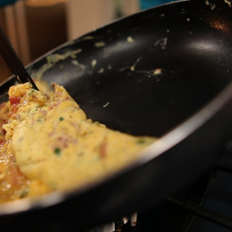 Krok 5 - Doradca Smaku, odc. 46: Omlet z szynką parmeńską i parmezanem foto