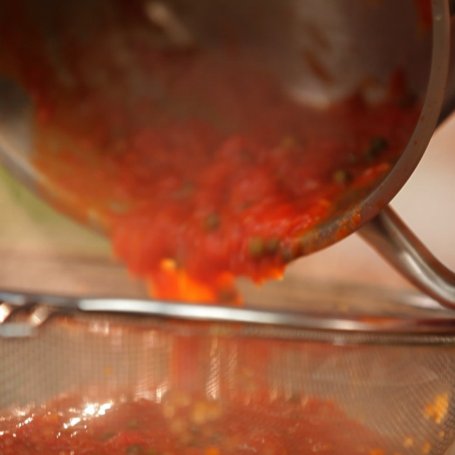 Krok 2 - Doradca Smaku, odc. 53: Stek z sosem pomidorowym i zielonym pieprzem foto