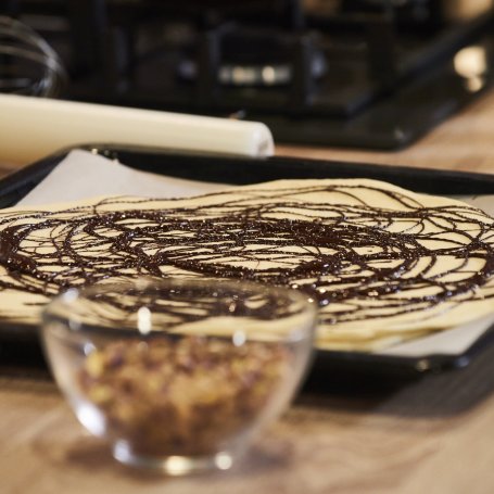 Krok 3 - Doradca Smaku V: Ciasto drożdżowe z czekoladą i pistacjami, odc. 28 foto