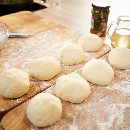 Krok 2 - Doradca Smaku VI: Placki węgierskie z aromatycznymi pomidorami, odc. 33 foto