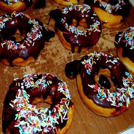 Krok 7 - Doughnuts, czyli amerykańskie pączki z dziurką foto