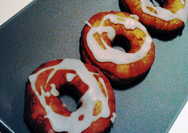 Fotografia przedstawiająca Doughnuts, czyli pączki z dziurką