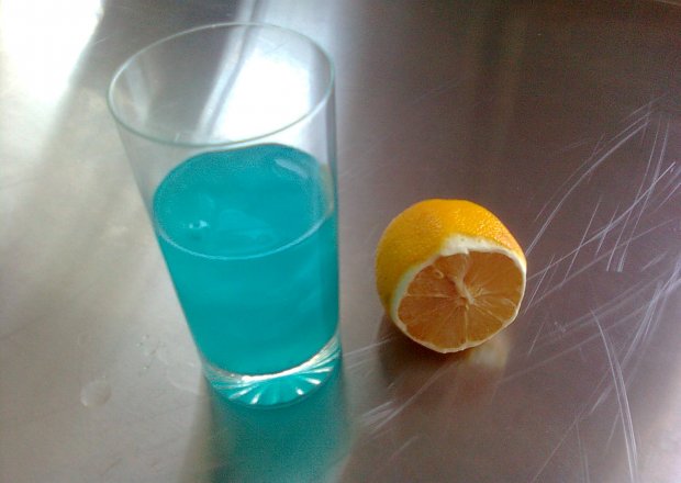 Fotografia przedstawiająca Drink błękitny