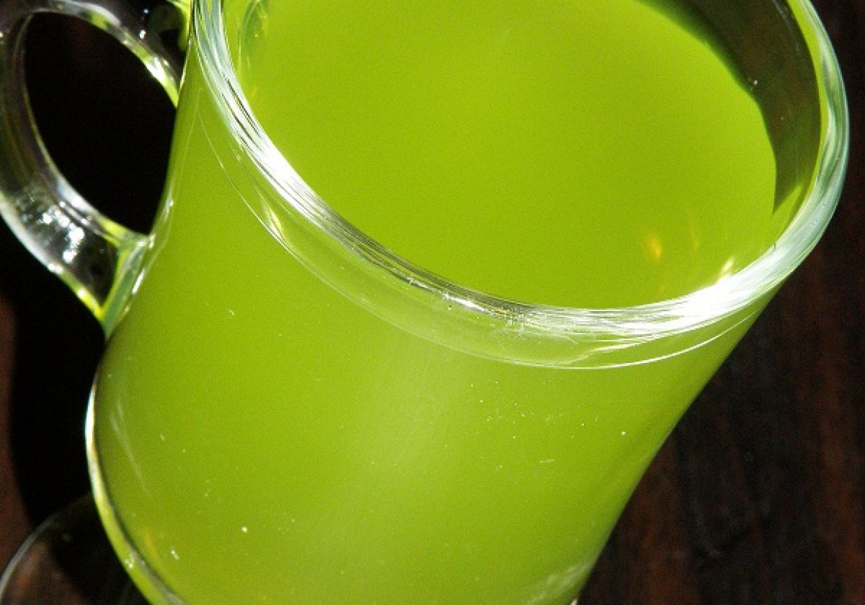 Drink cytrusowy z sokiem z kiwi i wodą kokosową foto