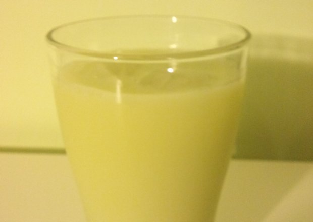 Fotografia przedstawiająca Drink kokosowo-bananowy