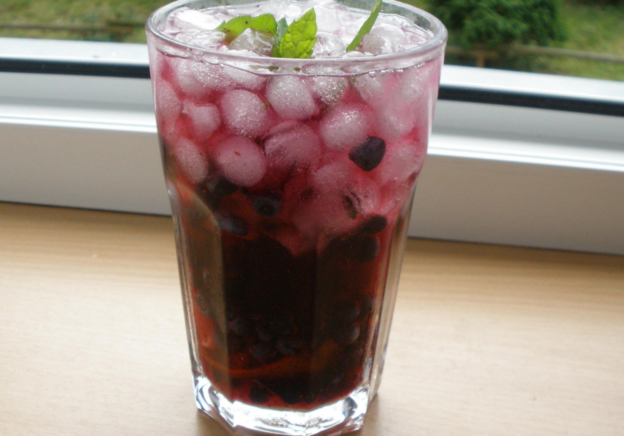 Drink Mohito z jagodami foto
