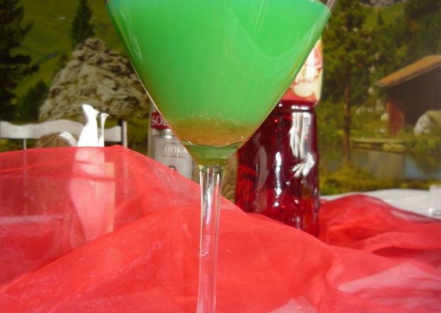Fotografia przedstawiająca Drink w kolorze wiosny