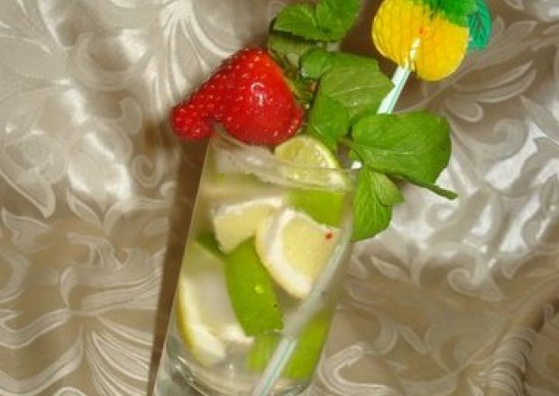 Fotografia przedstawiająca Drink wiosenne witaminki