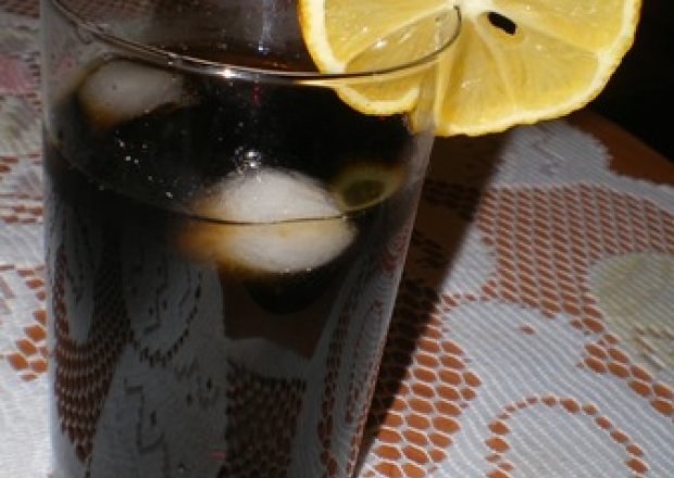 Fotografia przedstawiająca Drink z coca-colą