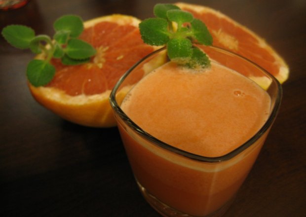 Fotografia przedstawiająca Drink z grapefruitem