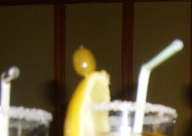 Fotografia przedstawiająca drink z vermuthem i colą