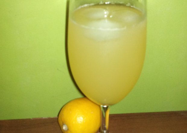 Fotografia przedstawiająca Drink Żółta Łódź Podwodna
